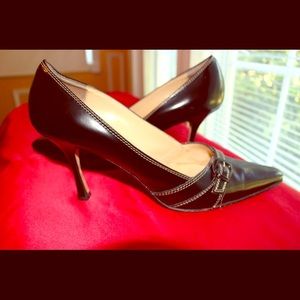 Lovely and Sexy Isaac Mizrahi black pumps